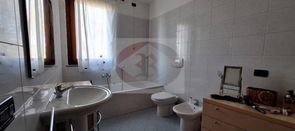 Apartamento de 2 dormitorios en Olgiate Comasco, Italy No. 230433 14