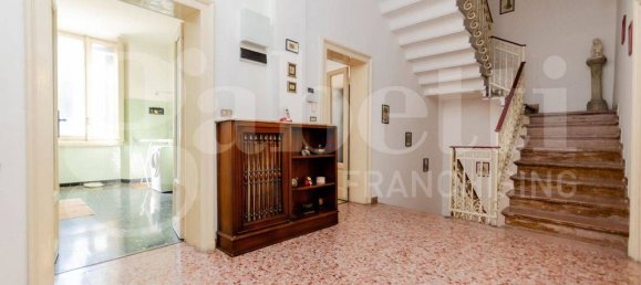 5 bedrooms Villa in Milan, Italy No. 332118 13