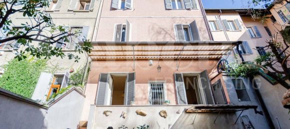 5 bedrooms Villa in Milan, Italy No. 332118 9