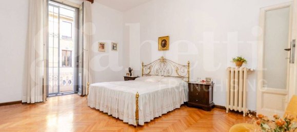 5 bedrooms Villa in Milan, Italy No. 332118 11