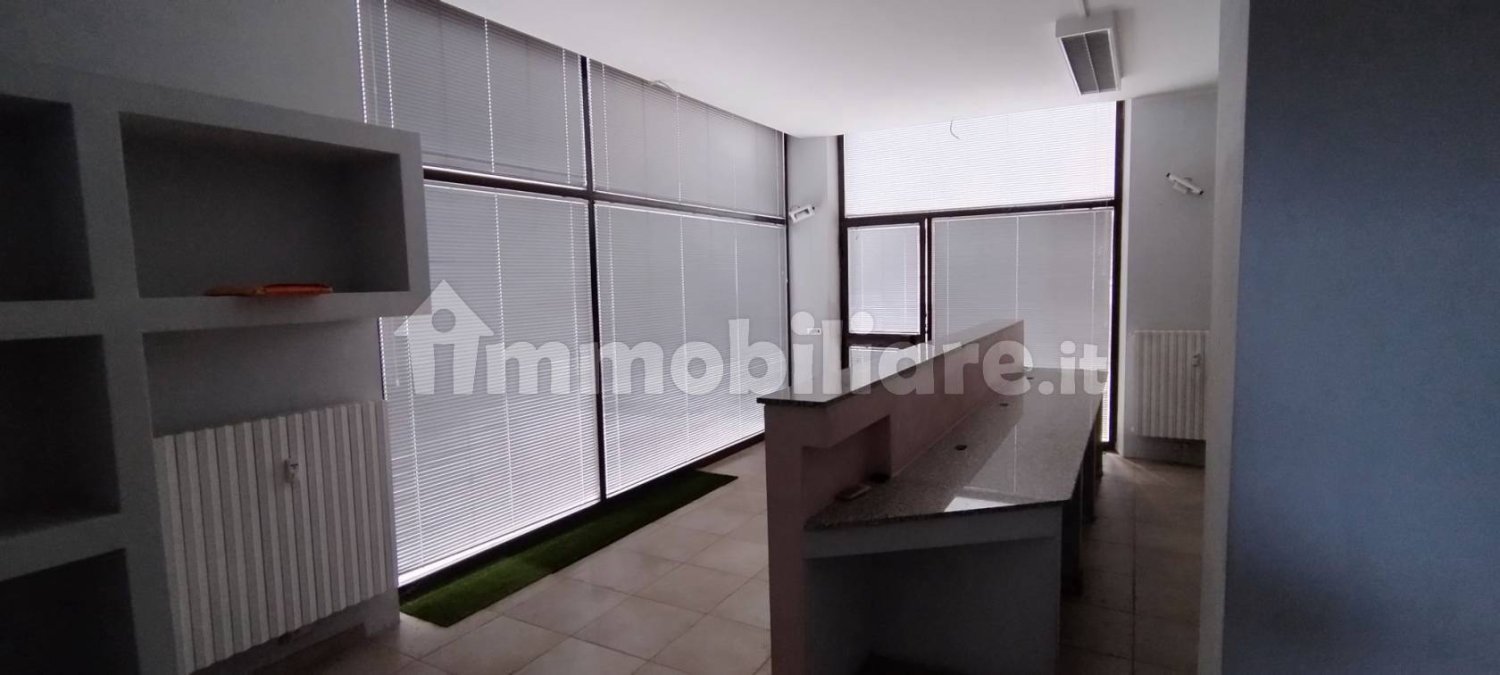 2غرفة عقار تجاري في Asti, Italy رقم 322499