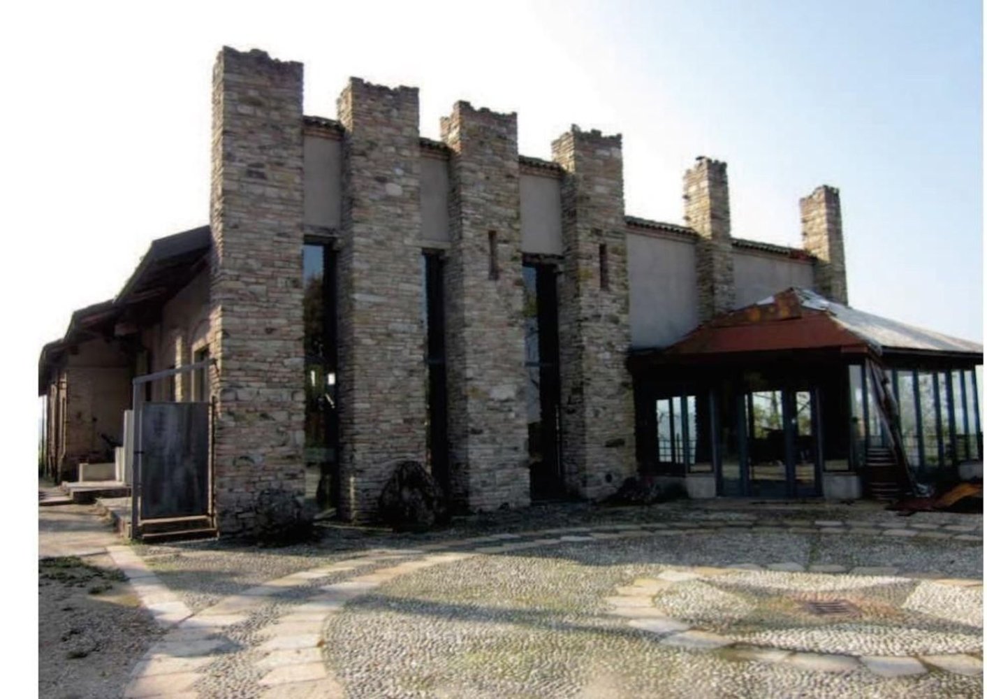 2140m² Commercial property in Borgo Priolo, Italy No. 388139