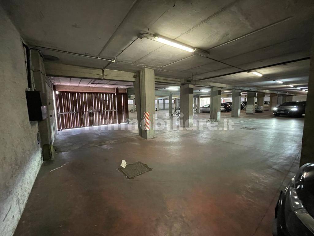 17m² Parking in Rome, Italy No. 158833