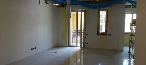 5 rooms Apartment in Turin, Italy No. 177099 7