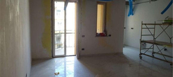 5 rooms Apartment in Turin, Italy No. 177099 6