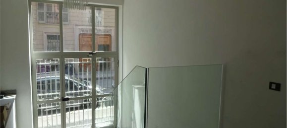 5 rooms Apartment in Turin, Italy No. 177099 12