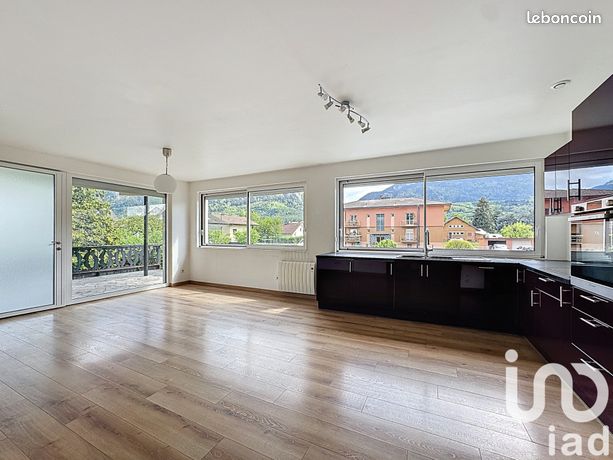 3 bedrooms Duplex in Saint-Pierre-en-Faucigny, France No. 301575