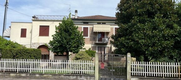 8 rooms House in Legnago, Italy No. 300057 5