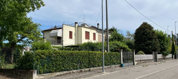 8 rooms House in Legnago, Italy No. 300057 3