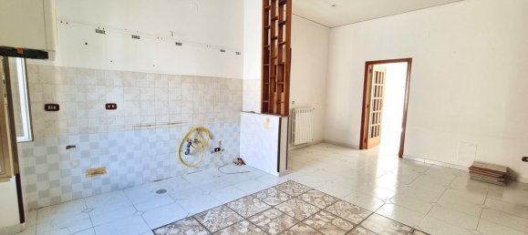 3 bedrooms Apartment in Naples, Italy No. 327446 4