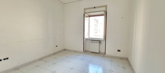 3 bedrooms Apartment in Naples, Italy No. 327446 12