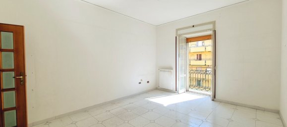 3 bedrooms Apartment in Naples, Italy No. 327446 11