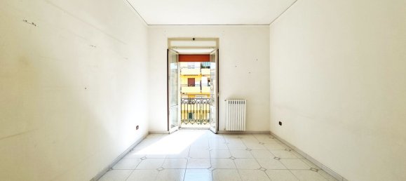 3 bedrooms Apartment in Naples, Italy No. 327446 6