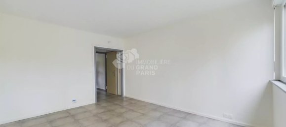 2 bedrooms Apartment in L'Hay-les-Roses, France No. 177024 4