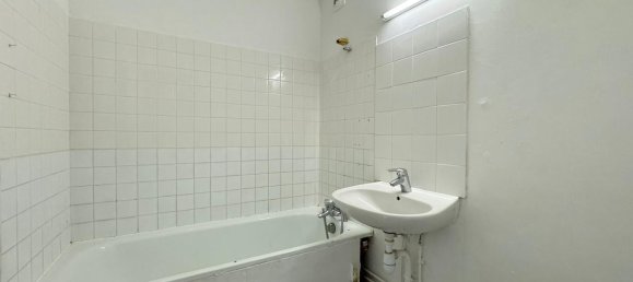 2 bedrooms Apartment in Le Plessis-Trevise, France No. 171469 3