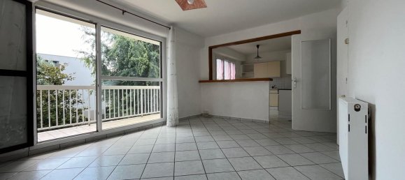 2 bedrooms Apartment in Le Plessis-Trevise, France No. 171469 9