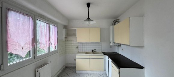 2 bedrooms Apartment in Le Plessis-Trevise, France No. 171469 16