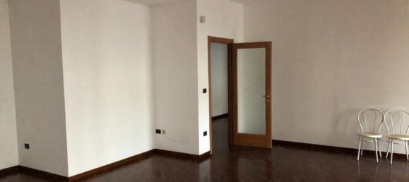 6غرفة شقة في Giugliano in Campania, Italy رقم 164219 7