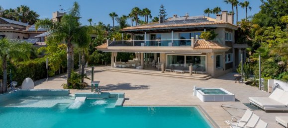 8 bedrooms Villa in Marbella, Spain No. 167789 3