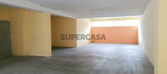 180m² Commercial property in Santa Maria de Lamas, Portugal No. 157984 10