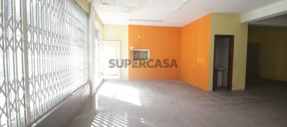 180m² Commercial property in Santa Maria de Lamas, Portugal No. 157984 15