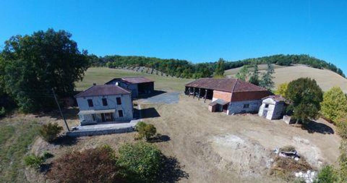 3 bedrooms House in Caussade, France No. 26885