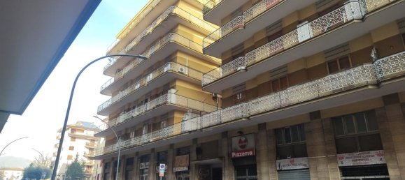 Apartamento de 4 divisões em Avellino, Italy N.º 226845 17