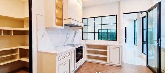 4 bedrooms Cafe / restaurant in Saphan Sung, Thailand No. 14276 9