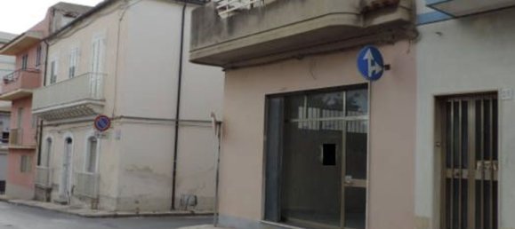Gewerbliche Immobilie in Santa Croce Camerina, Italy 62m², Nr. 62227 8