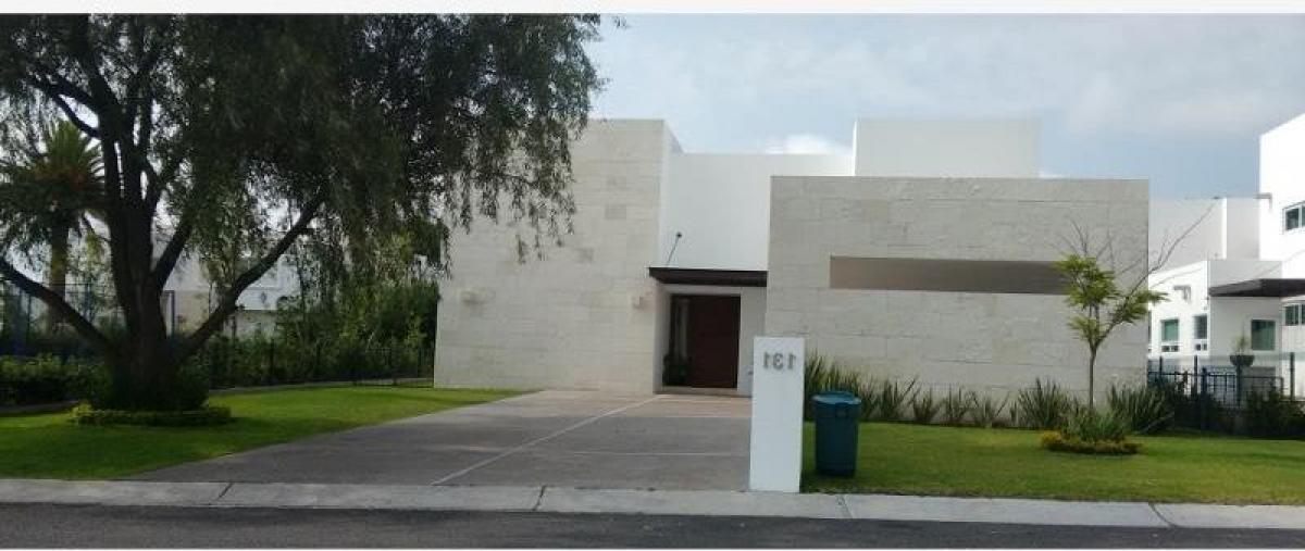 Casa de 4 dormitorios en Querétaro, Mexico No. 171817