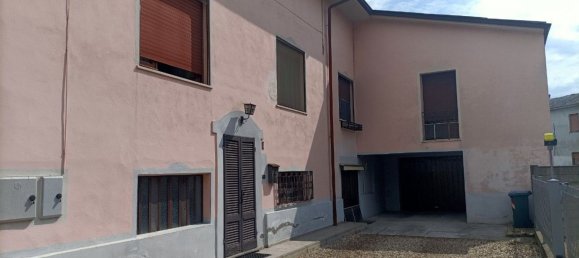 5 bedrooms House in Mortara, Italy No. 360894 4
