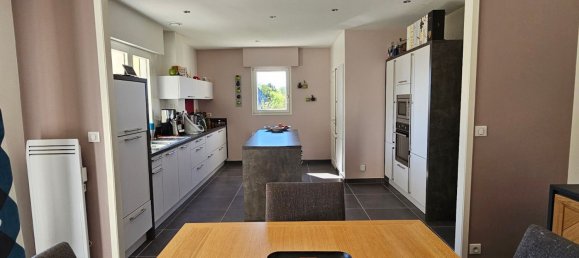 Дом с 5 спальнями в Сент-Антуан-дю-Роше, Франция № 227106 4