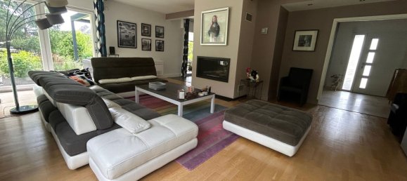 Дом с 5 спальнями в Сент-Антуан-дю-Роше, Франция № 227106 5