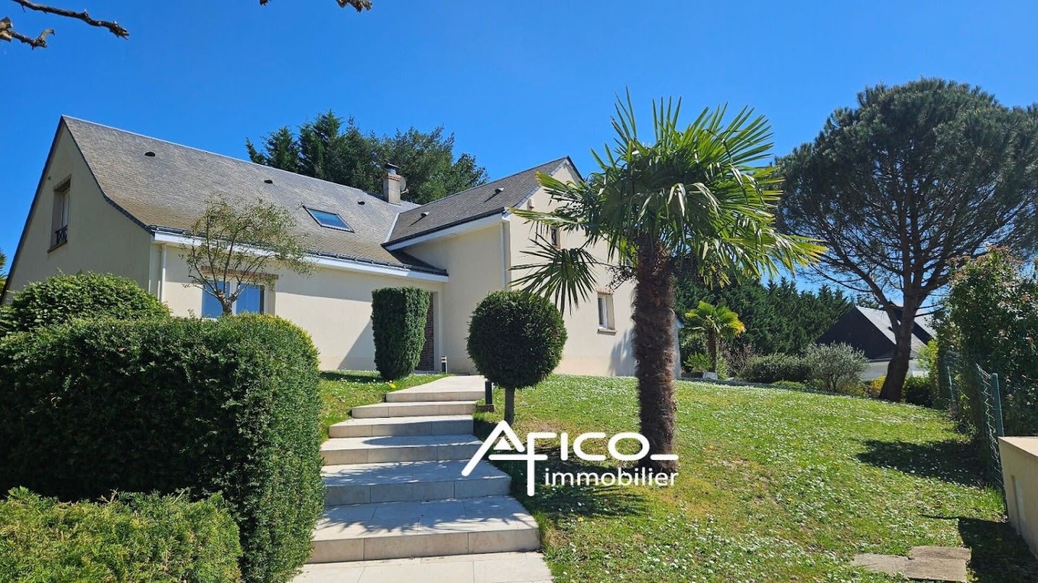 Дом с 5 спальнями в Сент-Антуан-дю-Роше, Франция № 227106