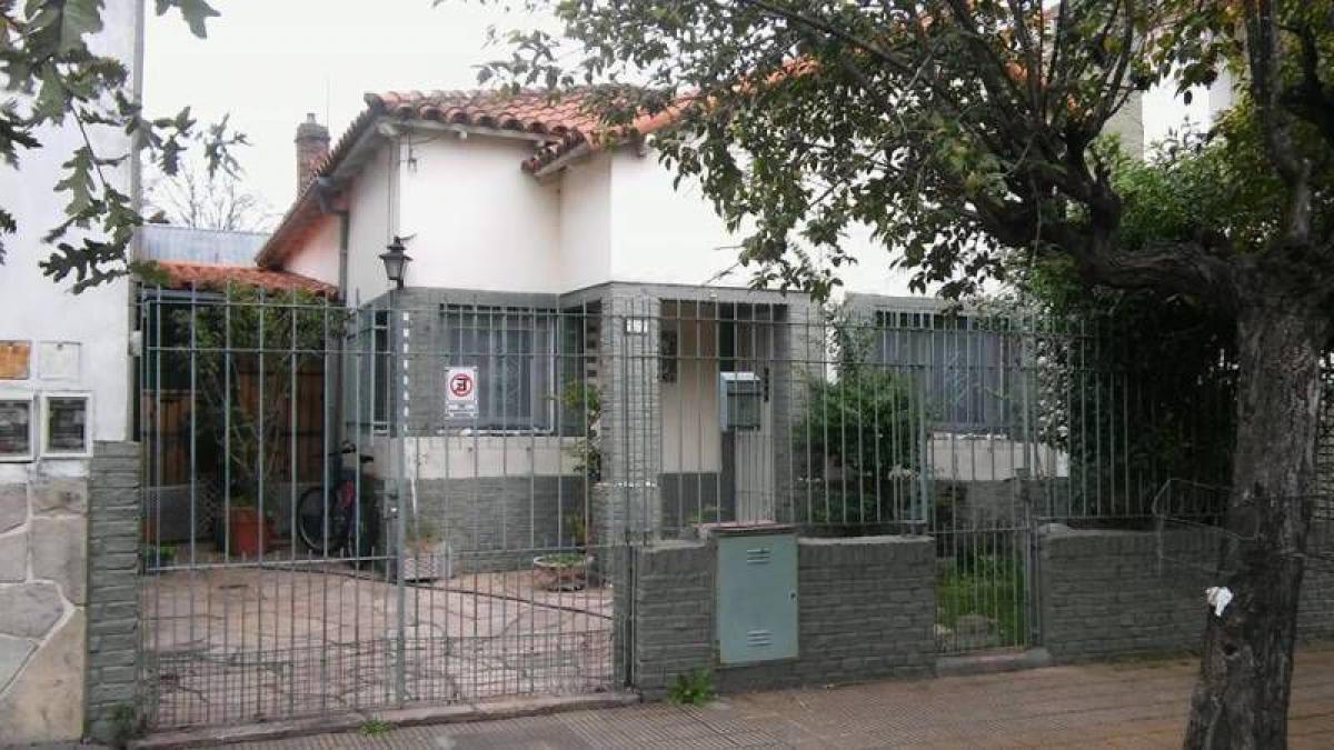 2 bedrooms House in Vicente Lopez, Argentina No. 51595