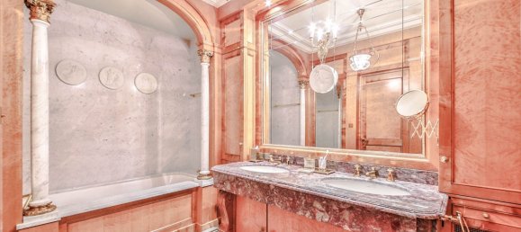 4 bedrooms Apartment in Paris, France No. 148546 12