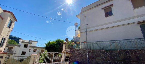 3 rooms Apartment in Pozzuoli, Italy No. 63613 17