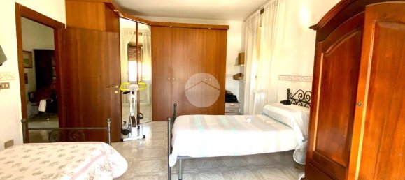 3 rooms Apartment in Pozzuoli, Italy No. 63613 25