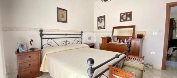 3 rooms Apartment in Pozzuoli, Italy No. 63613 39