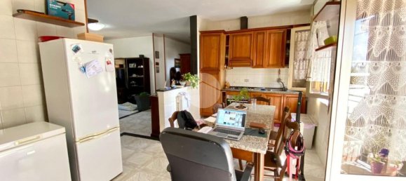 3 rooms Apartment in Pozzuoli, Italy No. 63613 14