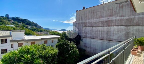 3 rooms Apartment in Pozzuoli, Italy No. 63613 23