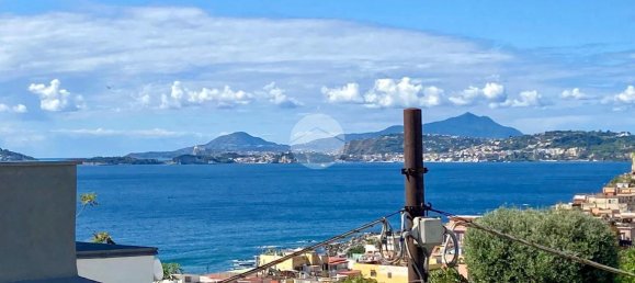 3 rooms Apartment in Pozzuoli, Italy No. 63613 2