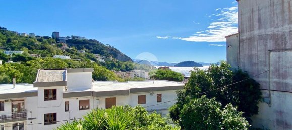 3 rooms Apartment in Pozzuoli, Italy No. 63613 12