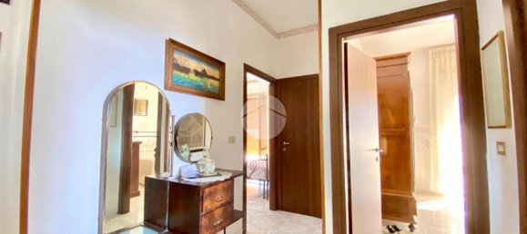 3 rooms Apartment in Pozzuoli, Italy No. 63613 36