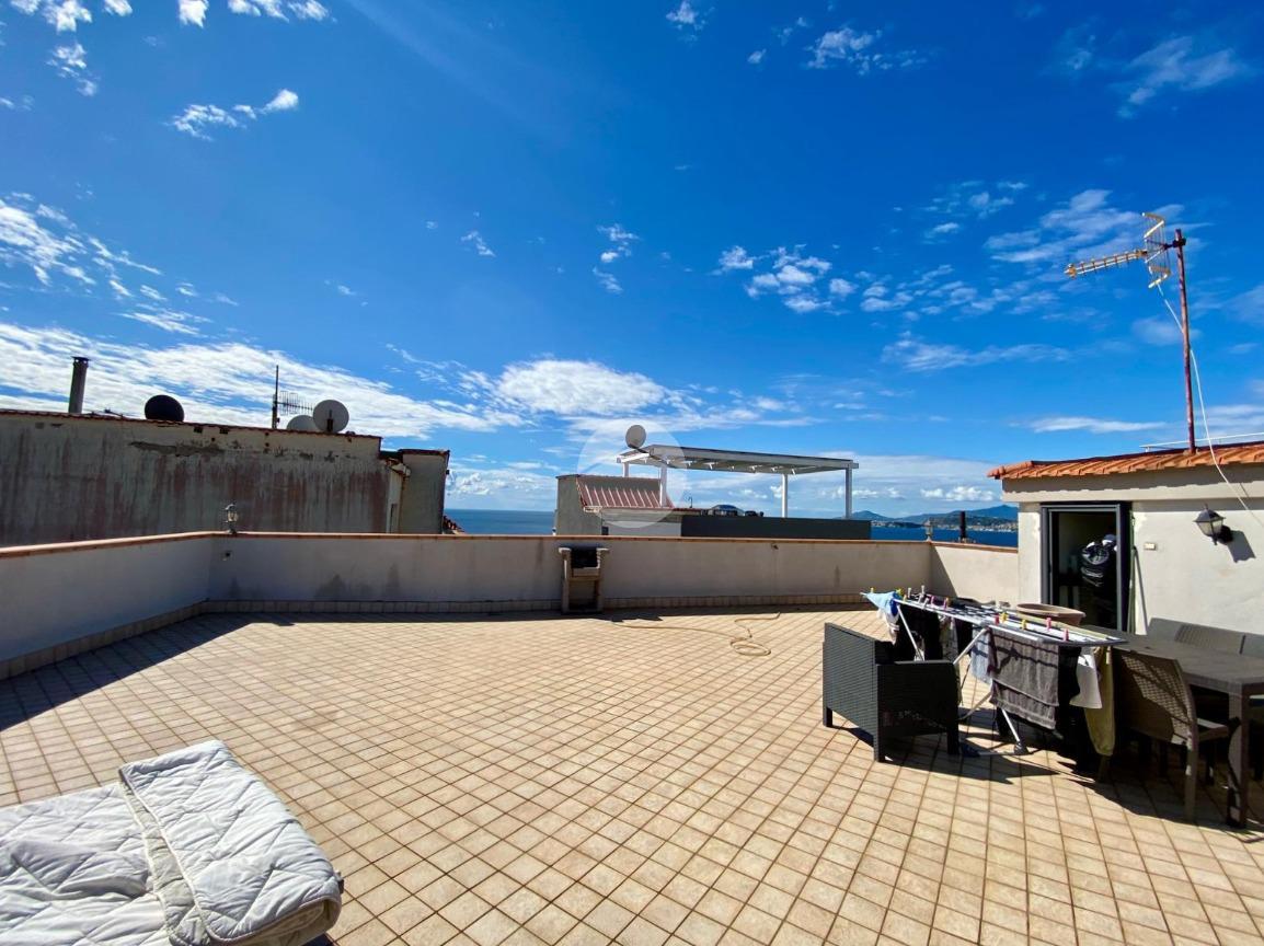 3 rooms Apartment in Pozzuoli, Italy No. 63613