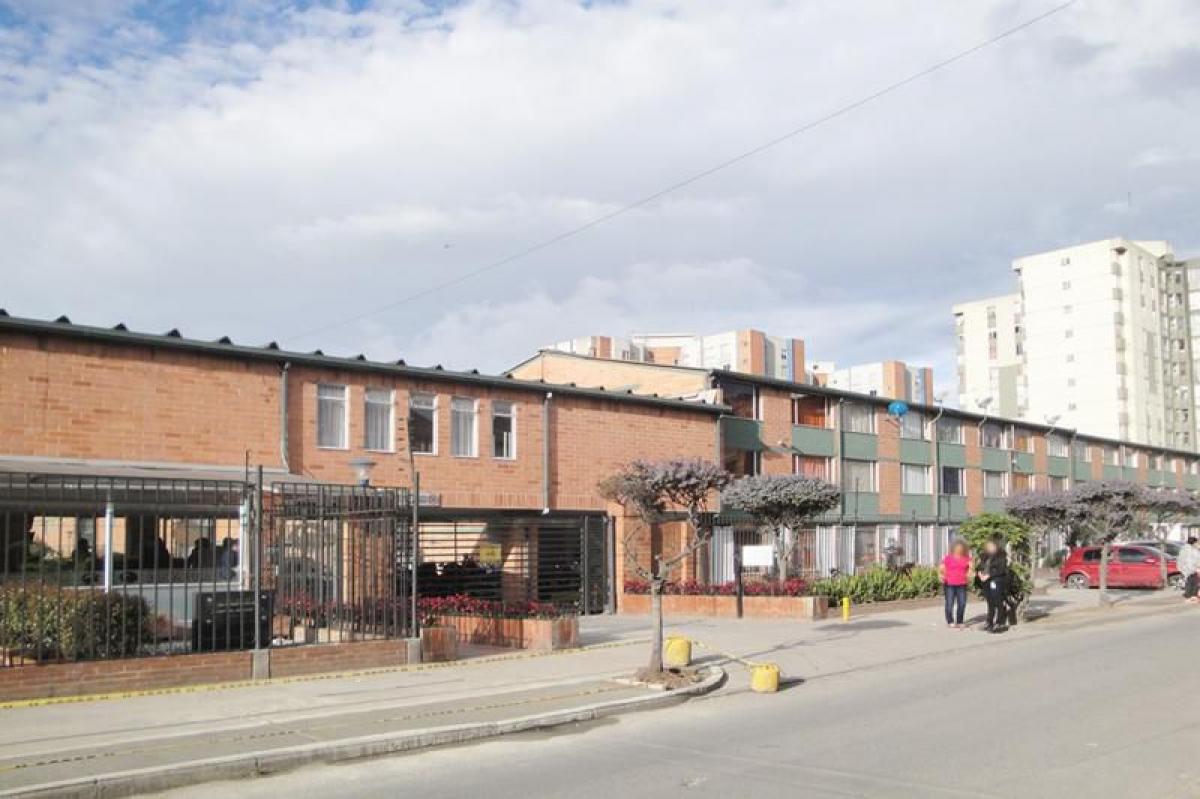 4 bedrooms House in Bogota, Colombia No. 12254