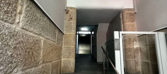 Apartamento de 2 dormitorios en Vigo, Spain No. 190978 9