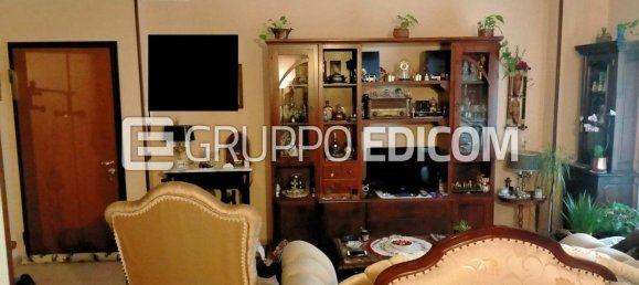 3-salle Appartement à Vigevano, Italy No. 186025 11