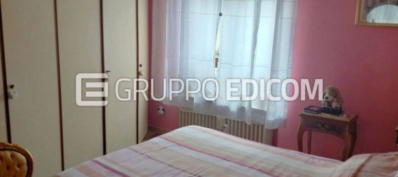 3-salle Appartement à Vigevano, Italy No. 186025 10