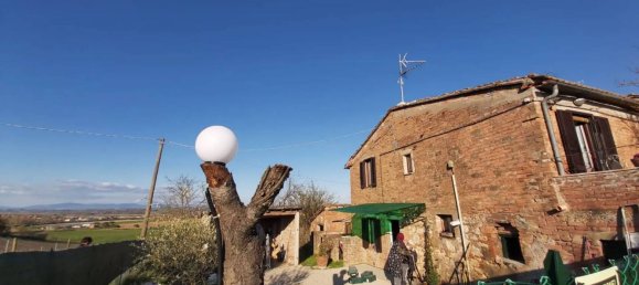 3غرفة منزل في Chiusi, Italy رقم 270681 2